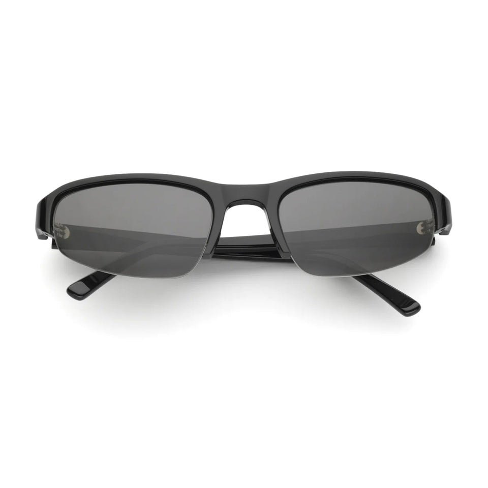 Gia / Black & Black Lens Gia / Black & Black Lens