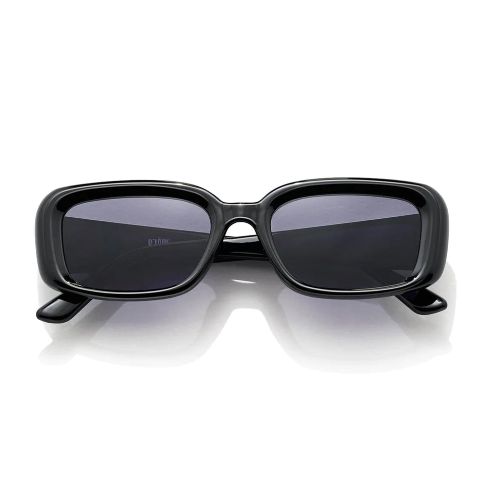 Laneway / Black Ink & Black Lens Laneway / Black Ink & Black Lens