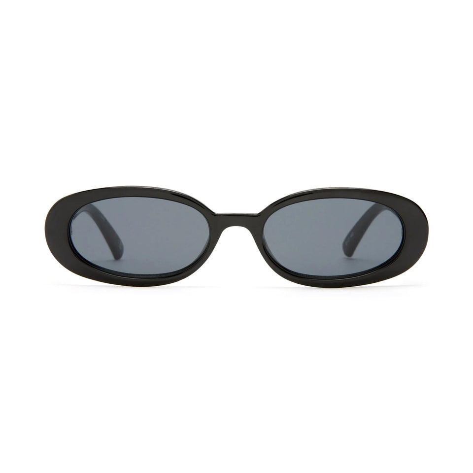 Outta Love / Black & Smoke Lens Outta Love / Black & Smoke Lens