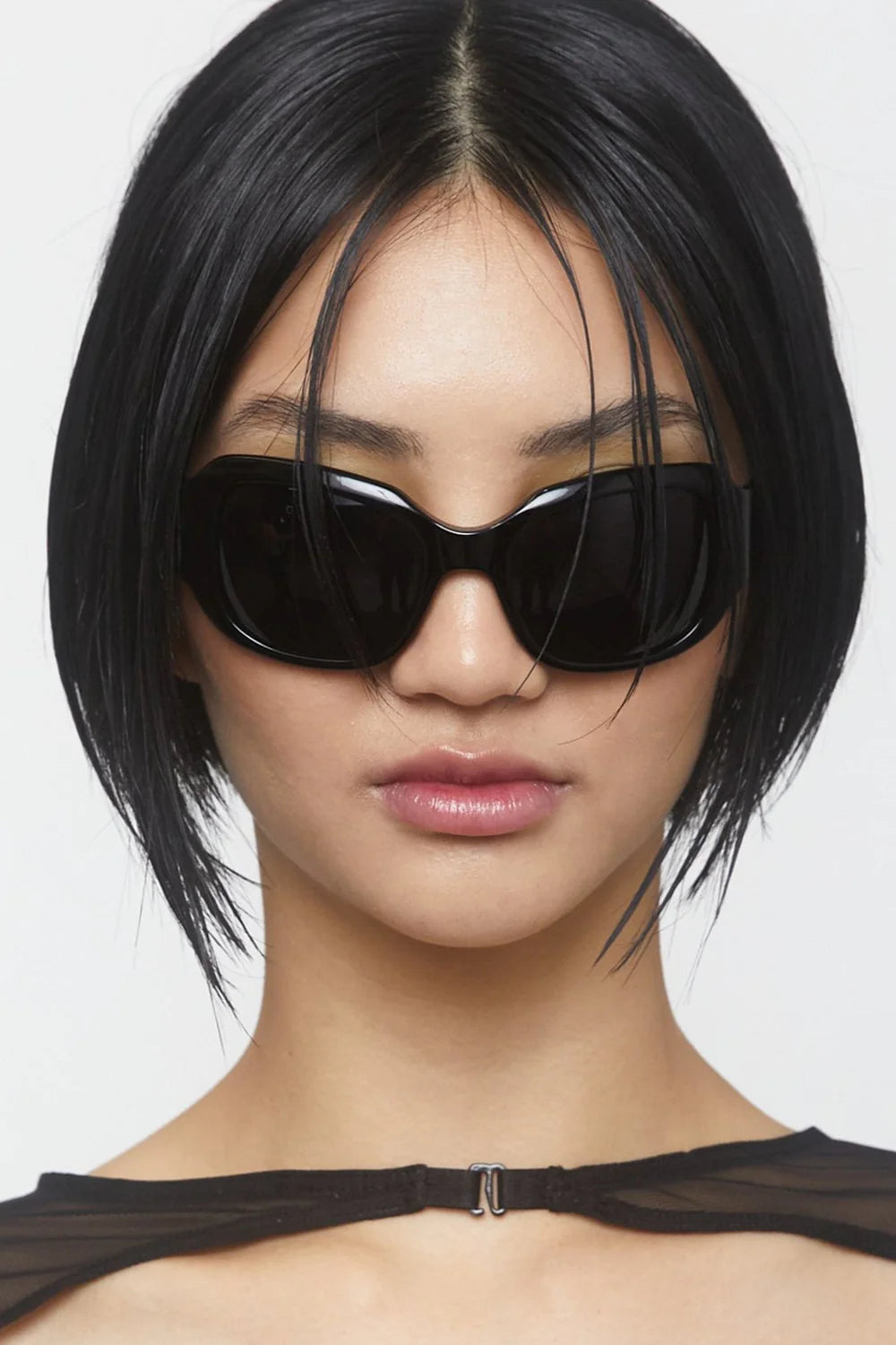 Jen 001 / Black & Black Lens