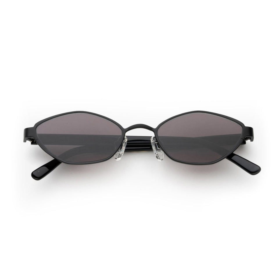 Farrah / Black & Black Lens Farrah / Black & Black Lens