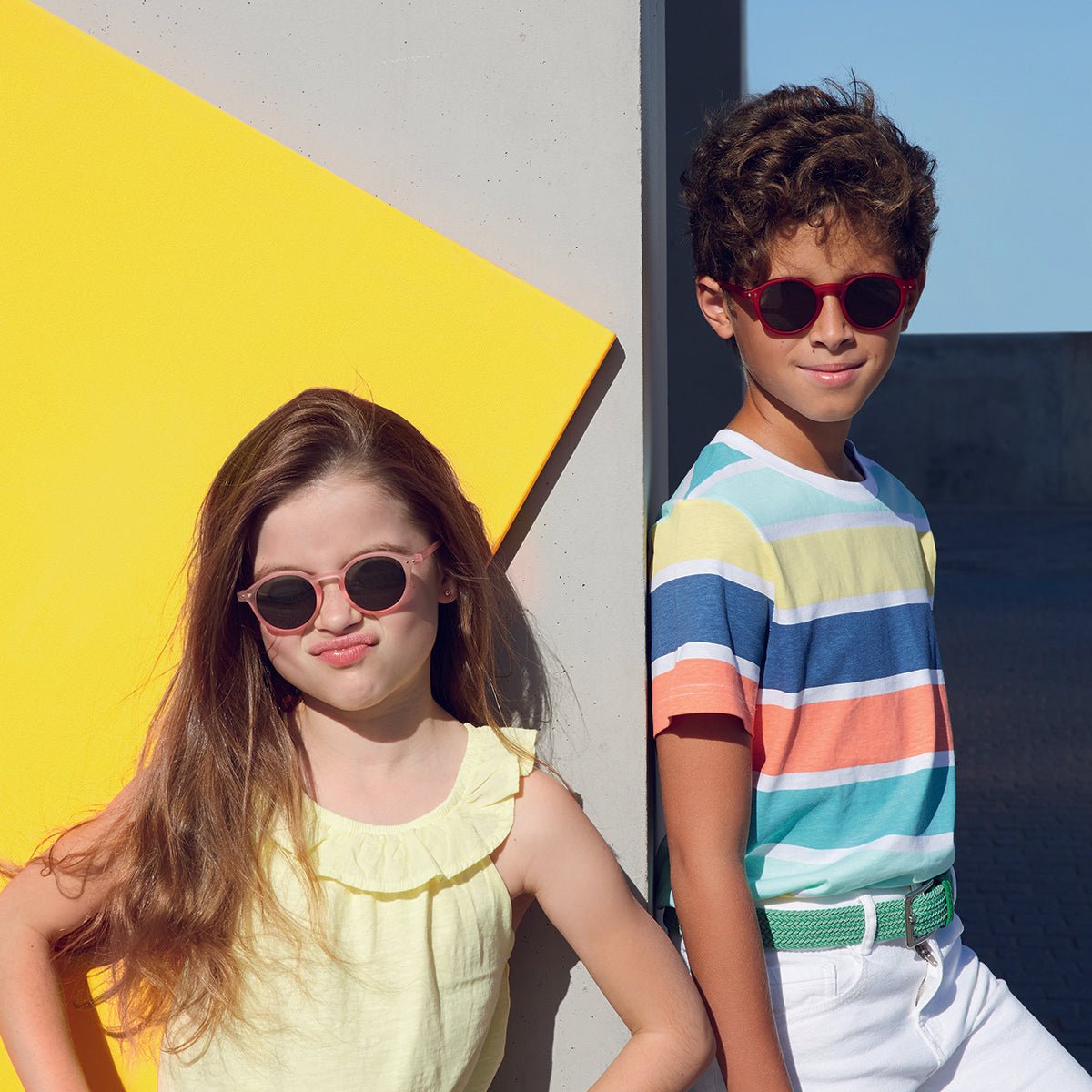Junior Kids Sunglasses / 3 - 10 Years / Style D / Black - Shade Files