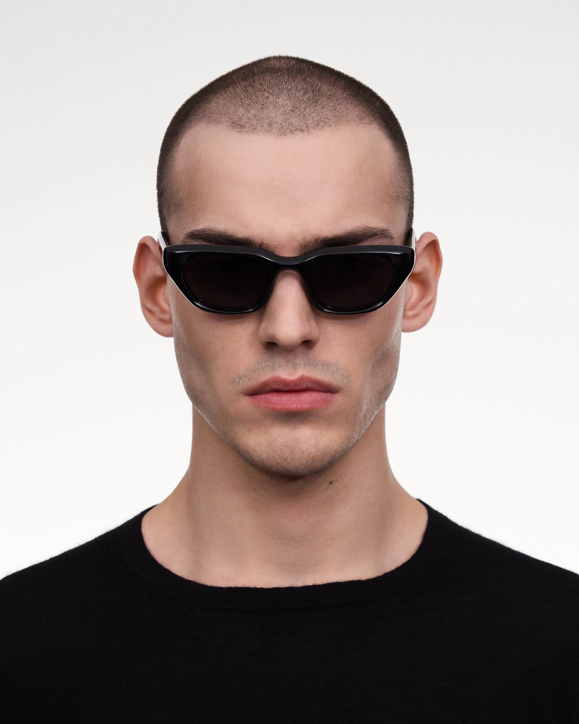 X17 / Black & Black Lens