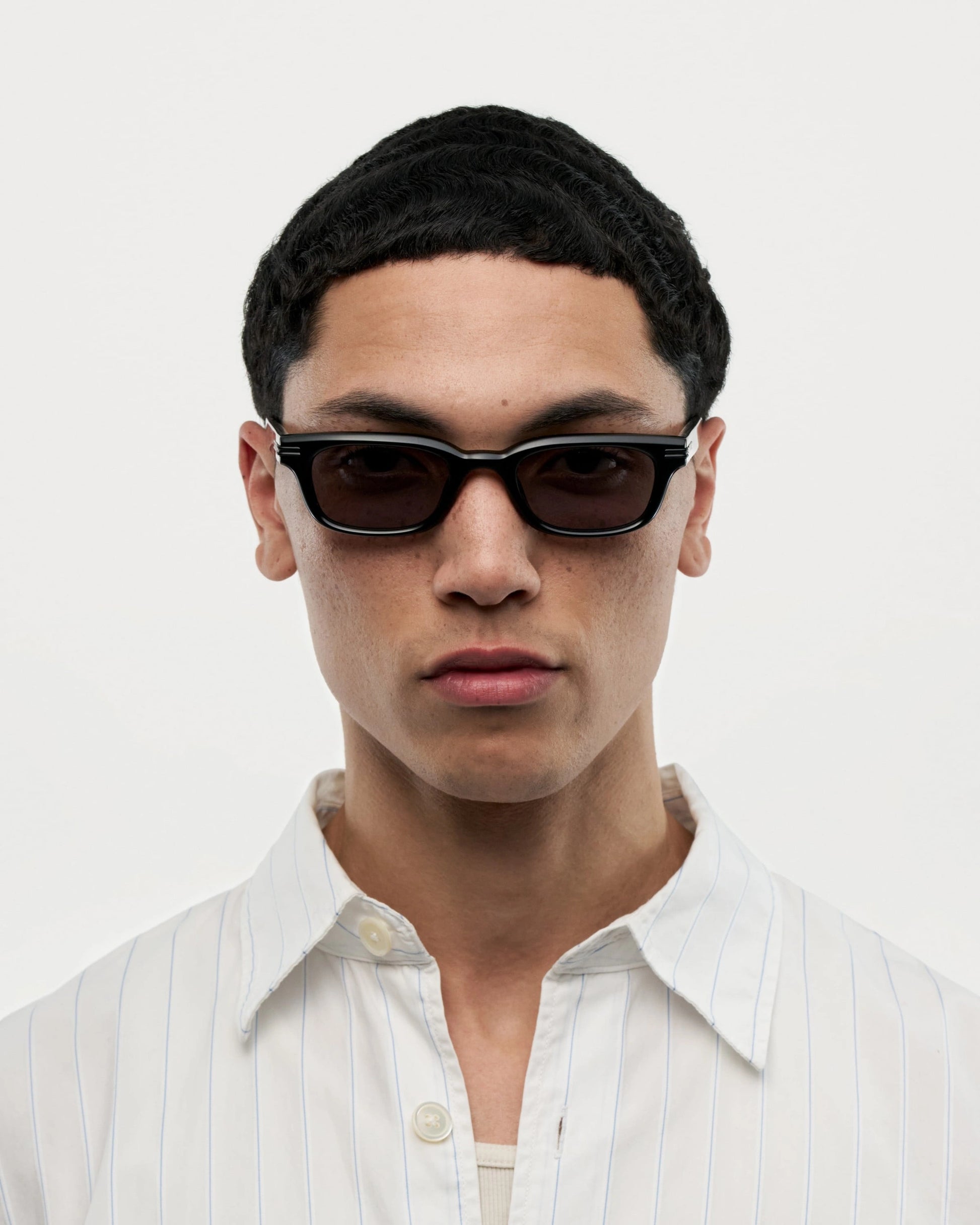 Noct / Black & Black Lens