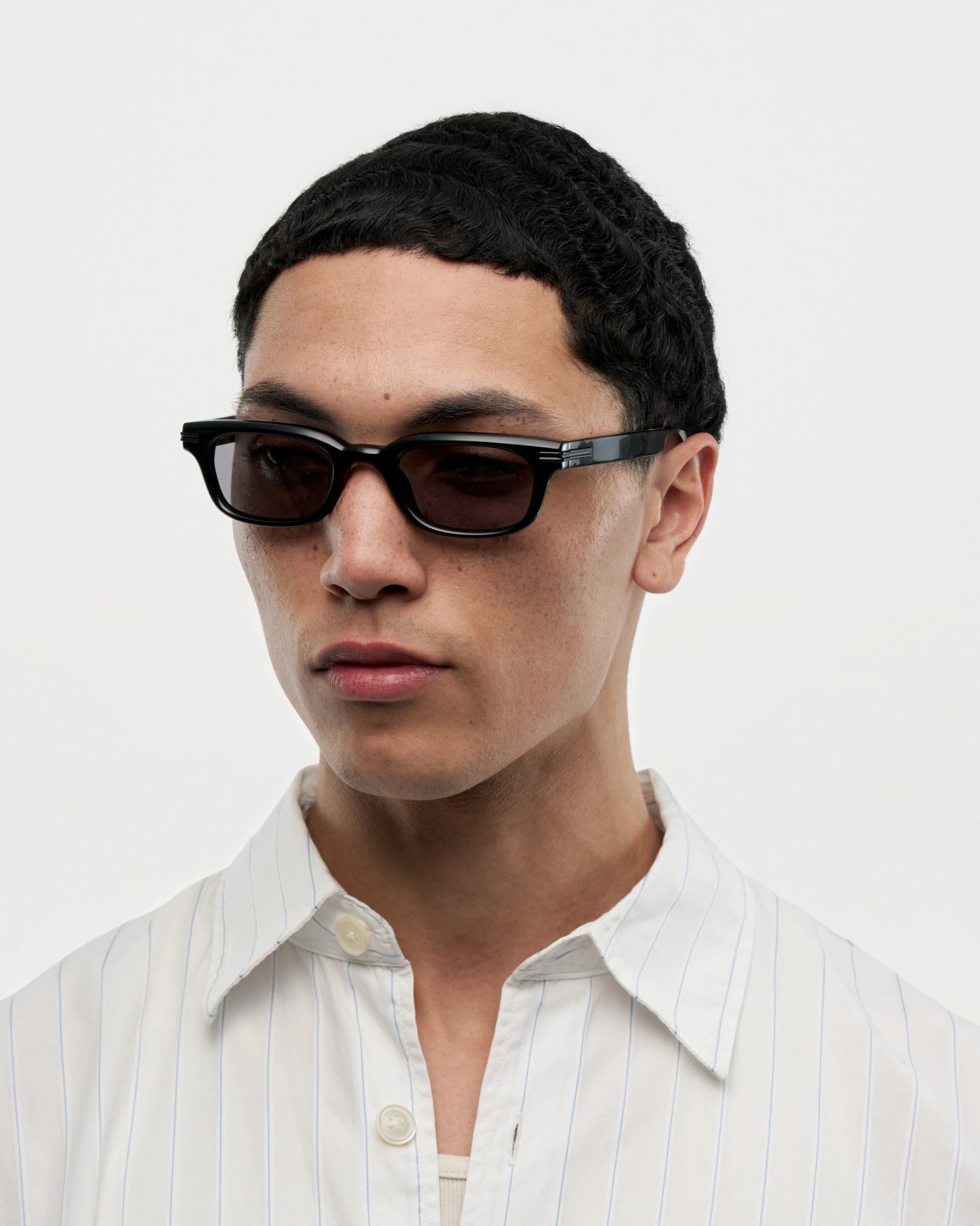 Noct / Black & Black Lens