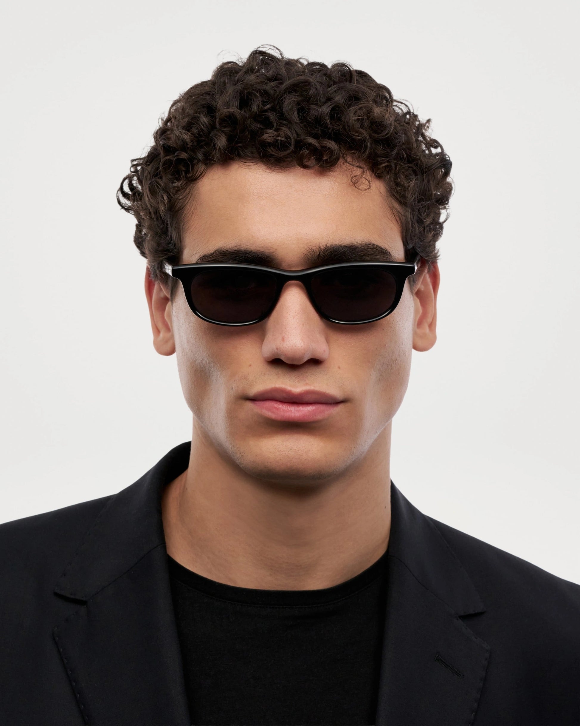 Sim Sim / Black & Black Lens