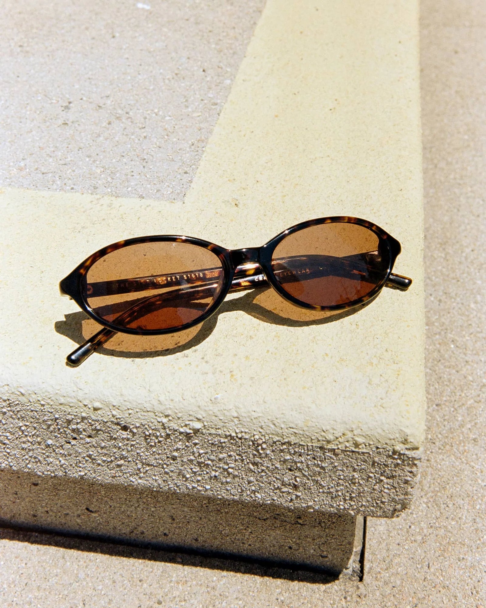 The Star Locket / Dark Tortoise Bio & Cinamon Lens