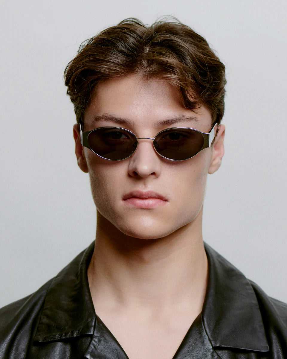 Bella / Silver & Black Lens