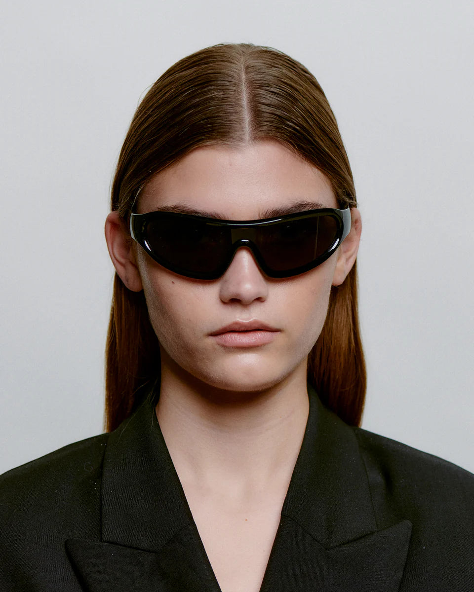 Devon / Black & Black Lens