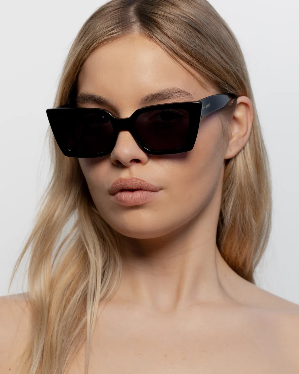 Lucia / Black Acetate & Black Lens