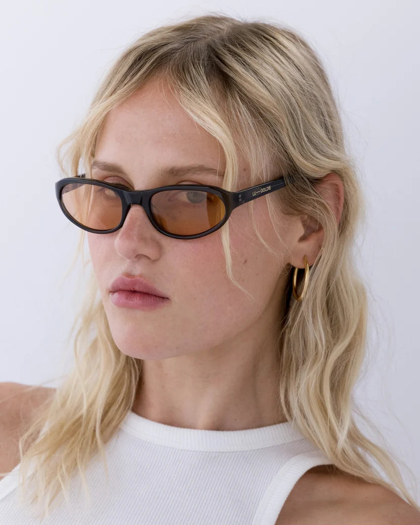 Naomi / Ash & Orange Lens