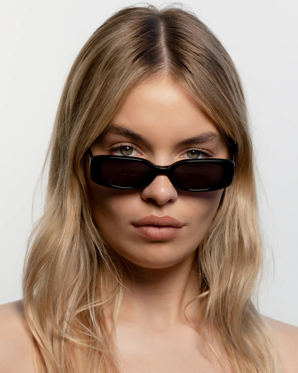 Solene / Black & Black Lens