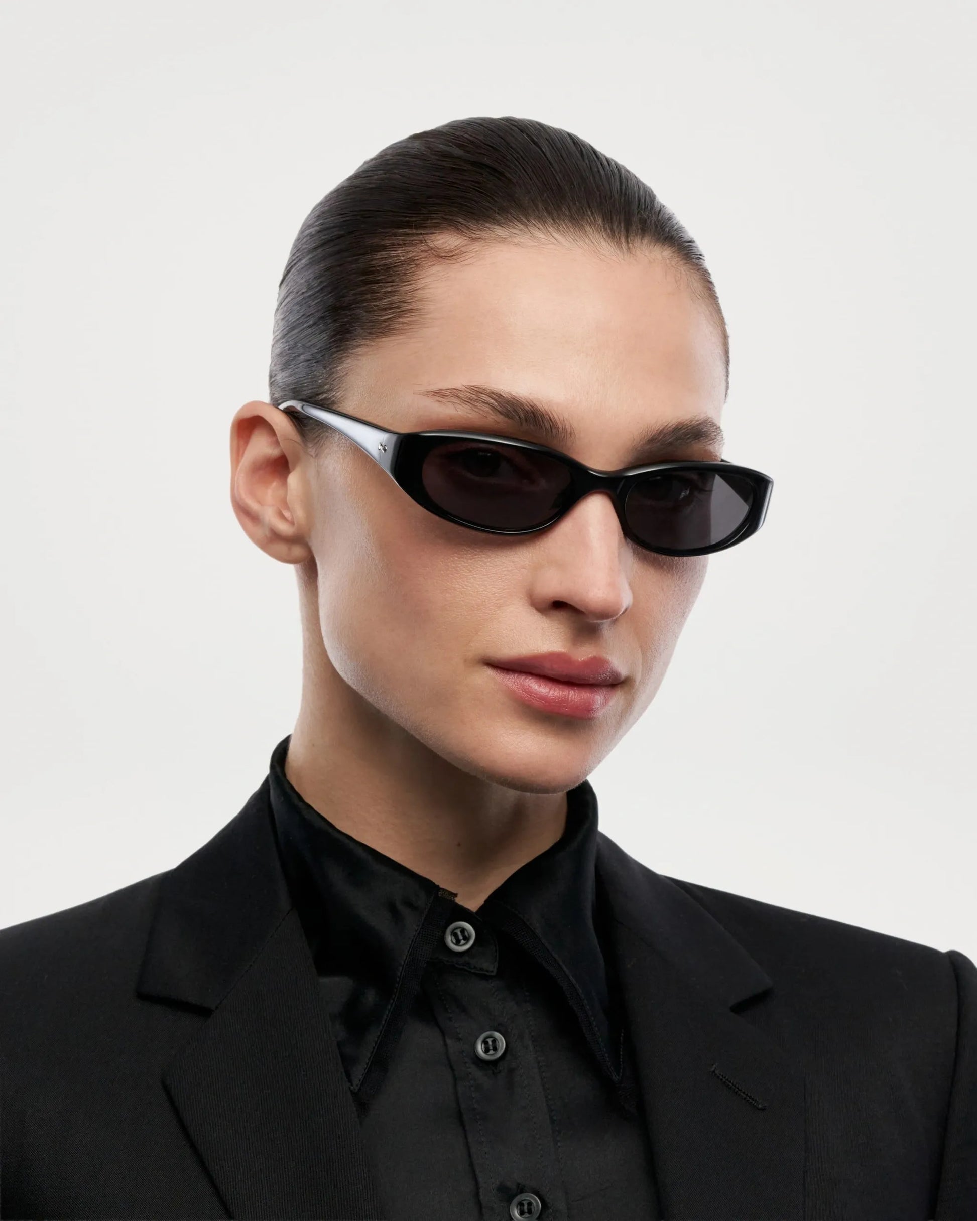 Dele / Black & Black Lens