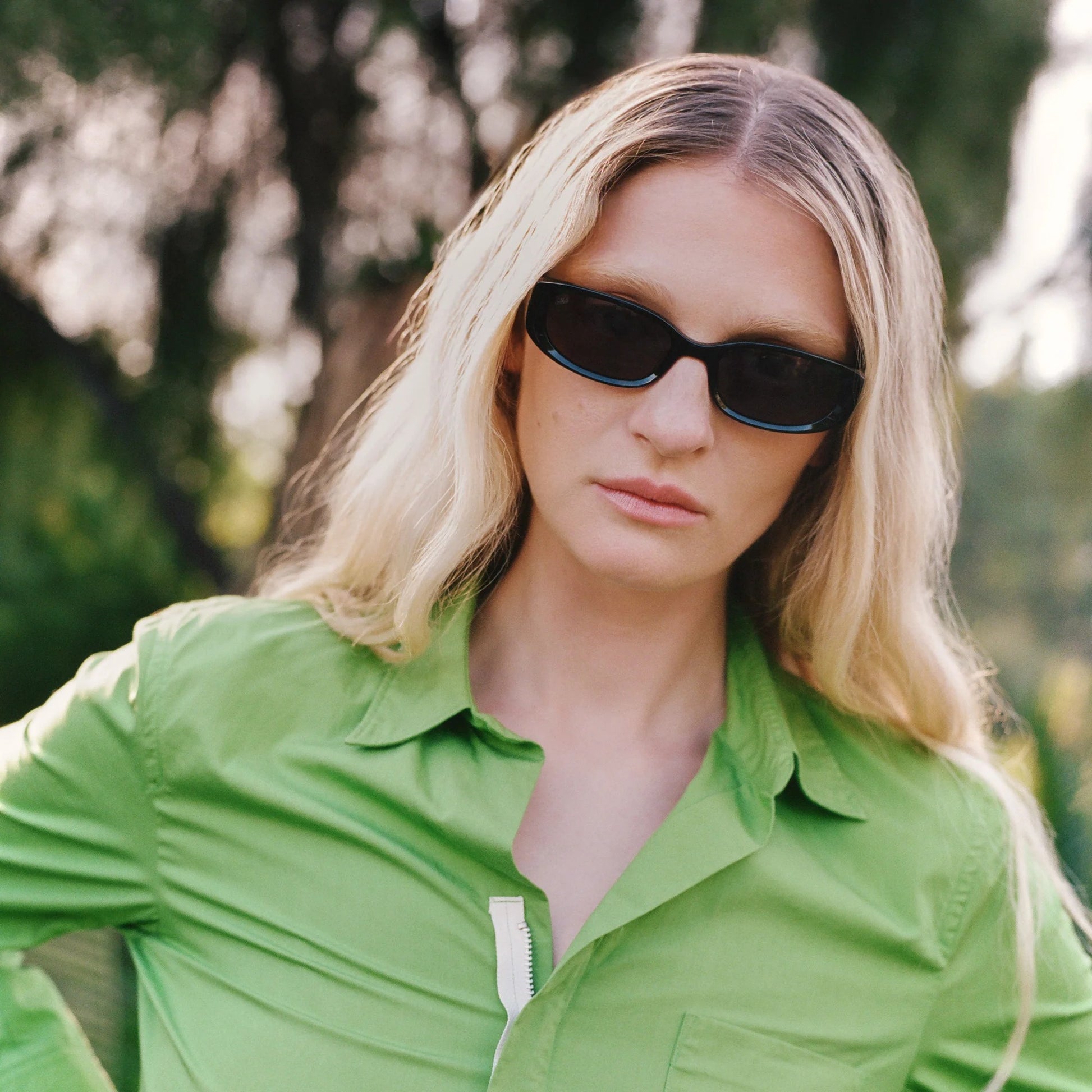 Mira / Black & Black Lens