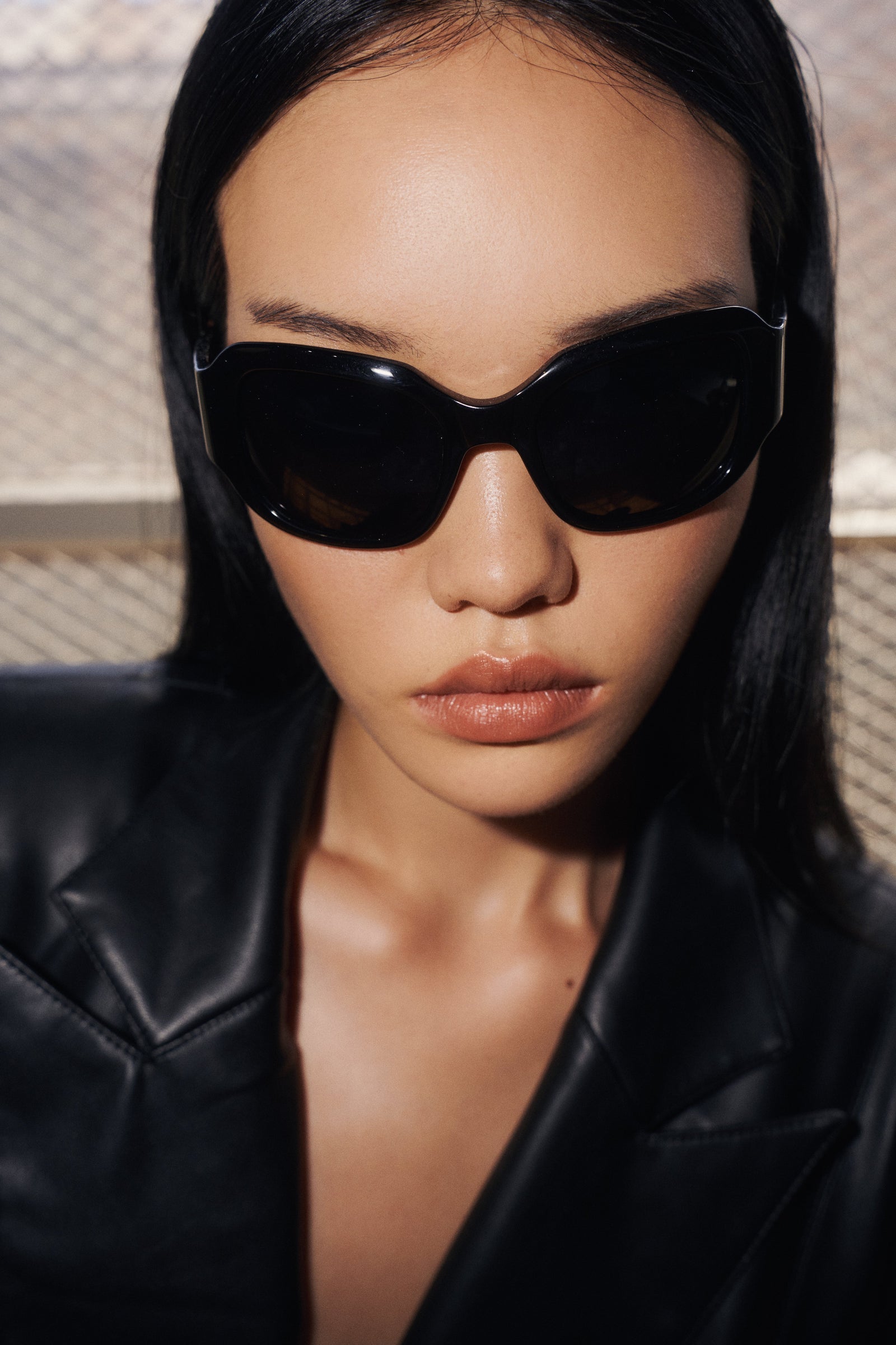 Jen 001 / Black & Black Lens