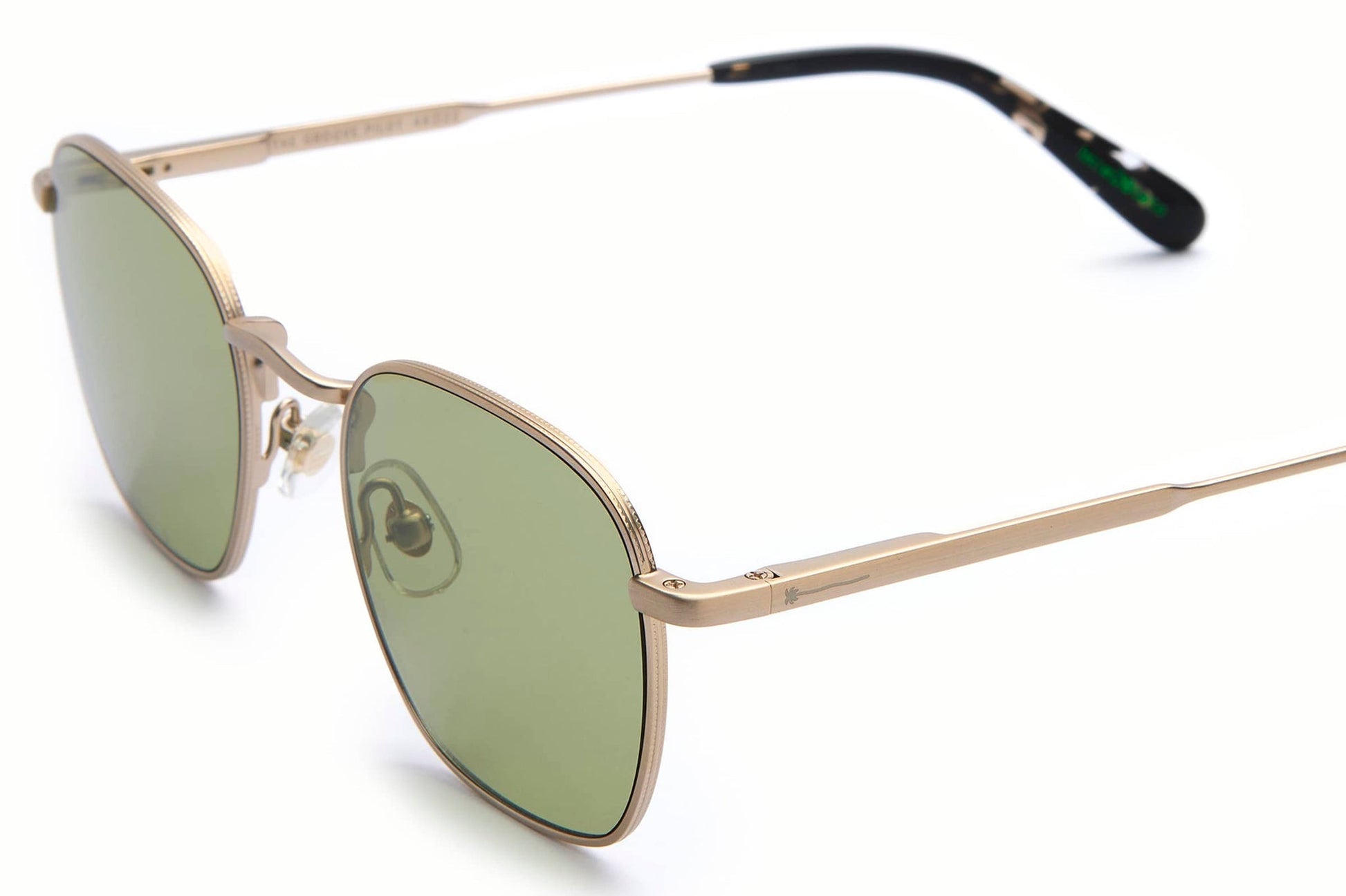 The Groove Pilot / Matte White Gold & Black Tortoise Bio & Moss Lens - Shade Files
