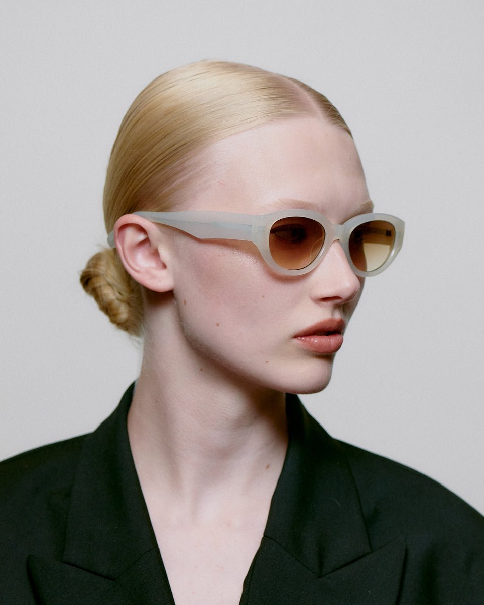 Winnie / Cream Bone & Brown Gradient Lens - Shade Files