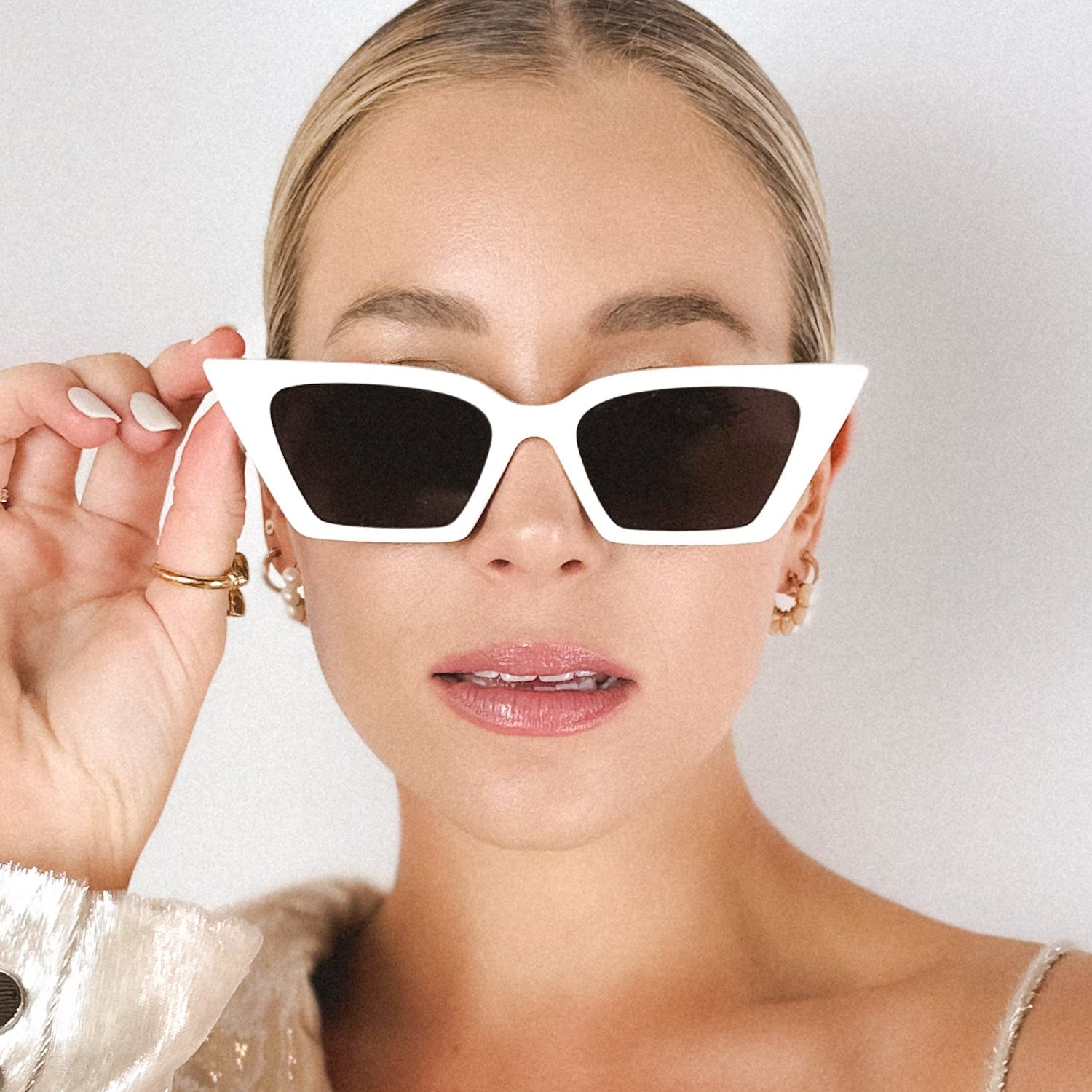 X Holly Kingston / Claudia / Dove & Black Lens - Shade Files