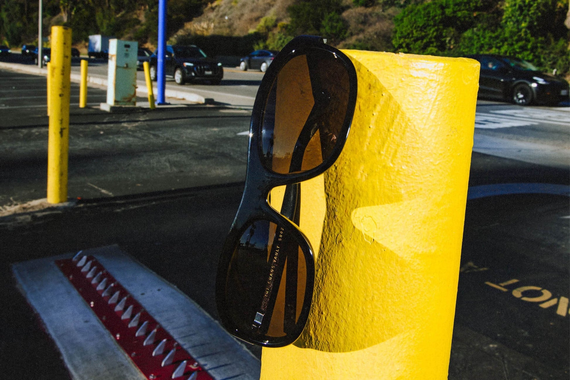 The Chaos Vault / Black Bio & Polarised Grey Lens - Shade Files