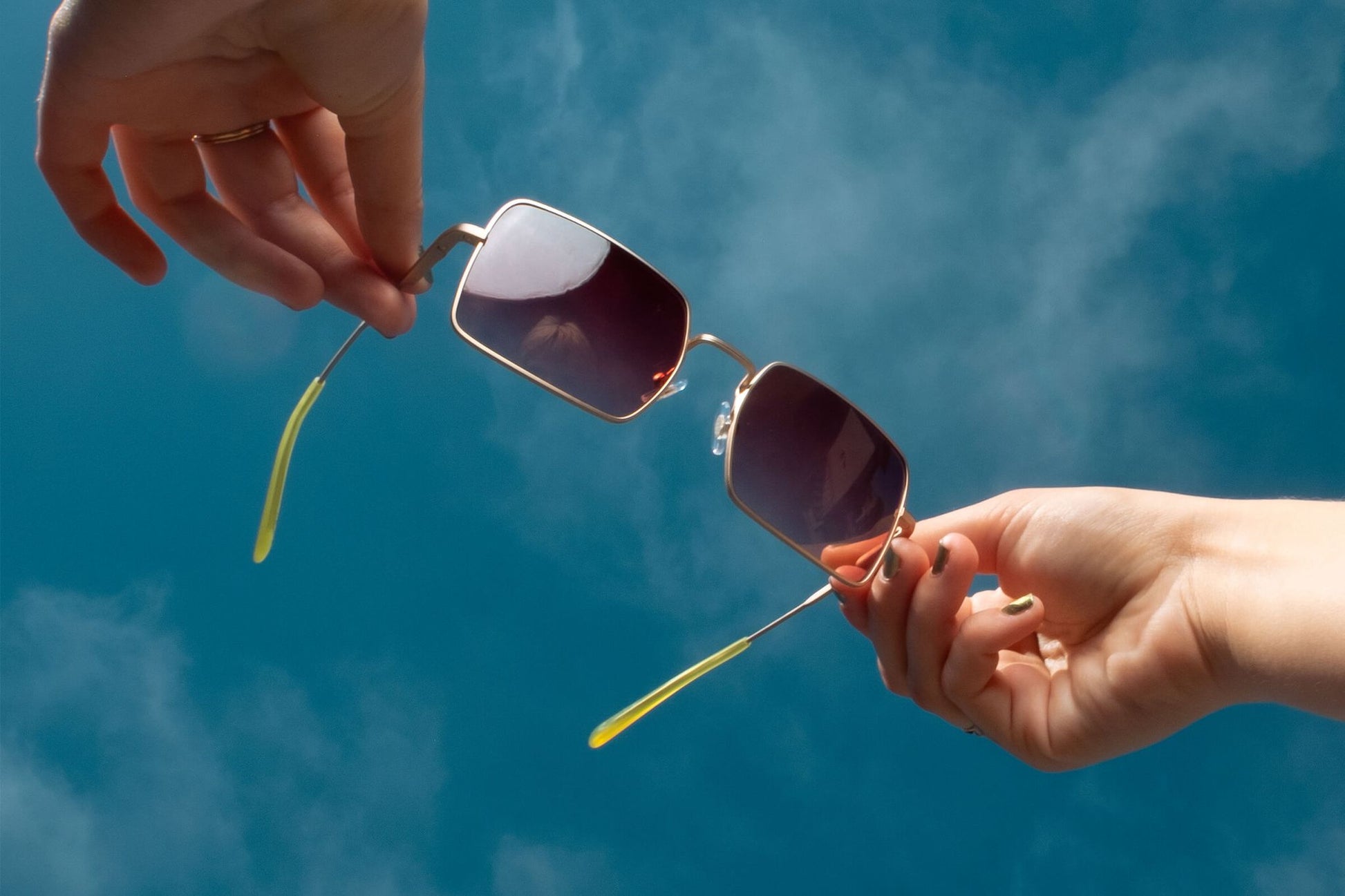 The Full Bloom / White Gold Kiwi Bio & Rosewood Gradient Lens - Shade Files